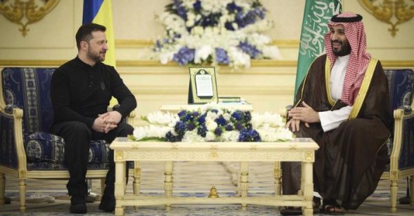 Zelenskyy Arrives in Saudi Arabia for Talks with U.S. Leaders on Ukraine’s Survival Amid Russian Aggression